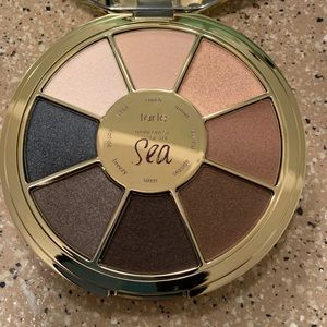 FREE GIFT W/PURCHASE